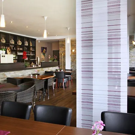 Отель Rheinkoenig Камп-Борнхофен